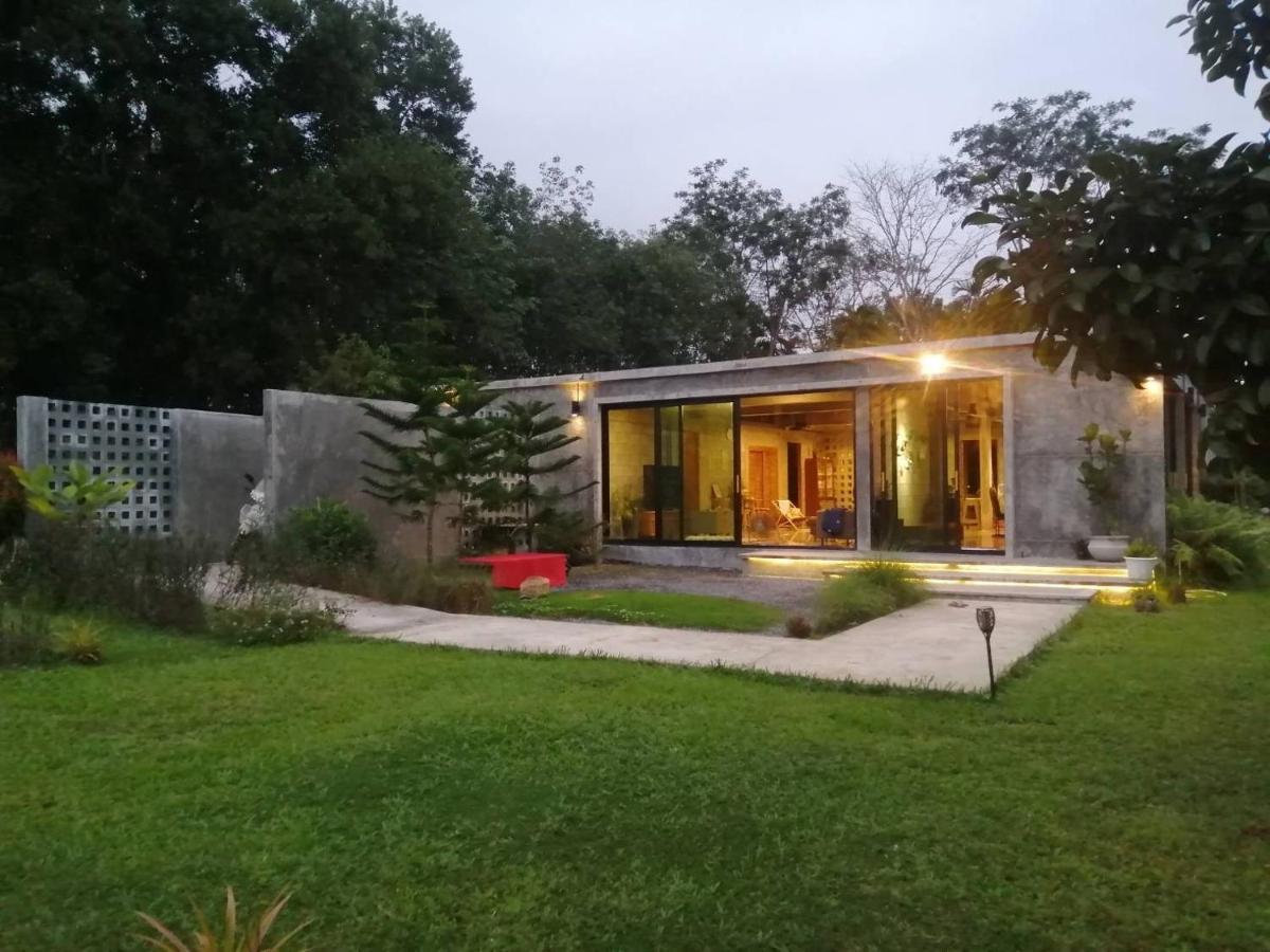 Appartamento The Box Promkiri Nakhon Si Thammarat Esterno foto