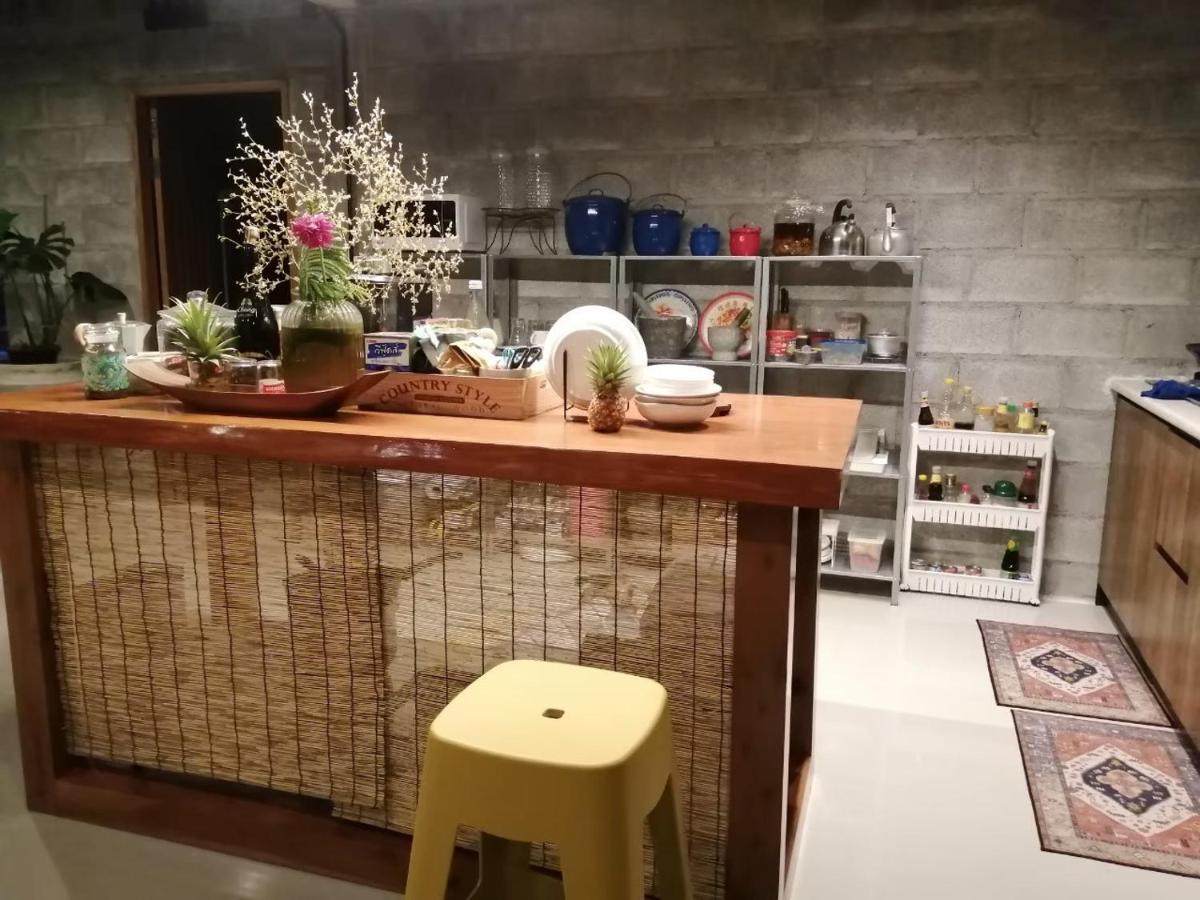 Appartamento The Box Promkiri Nakhon Si Thammarat Esterno foto