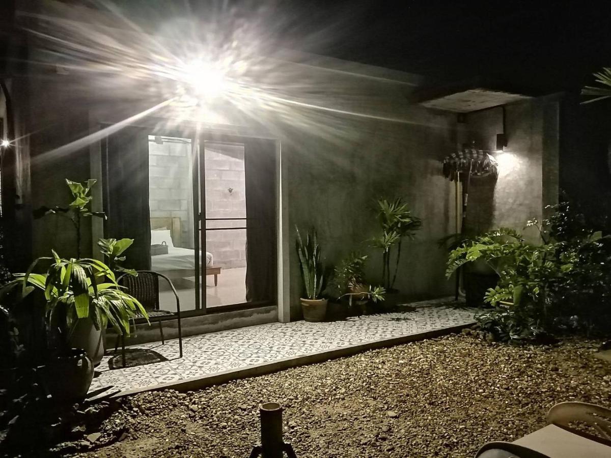 Appartamento The Box Promkiri Nakhon Si Thammarat Esterno foto