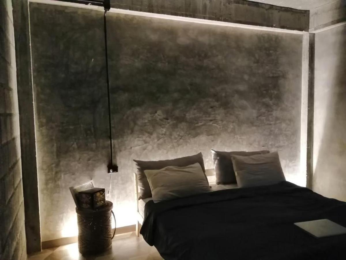 Appartamento The Box Promkiri Nakhon Si Thammarat Esterno foto