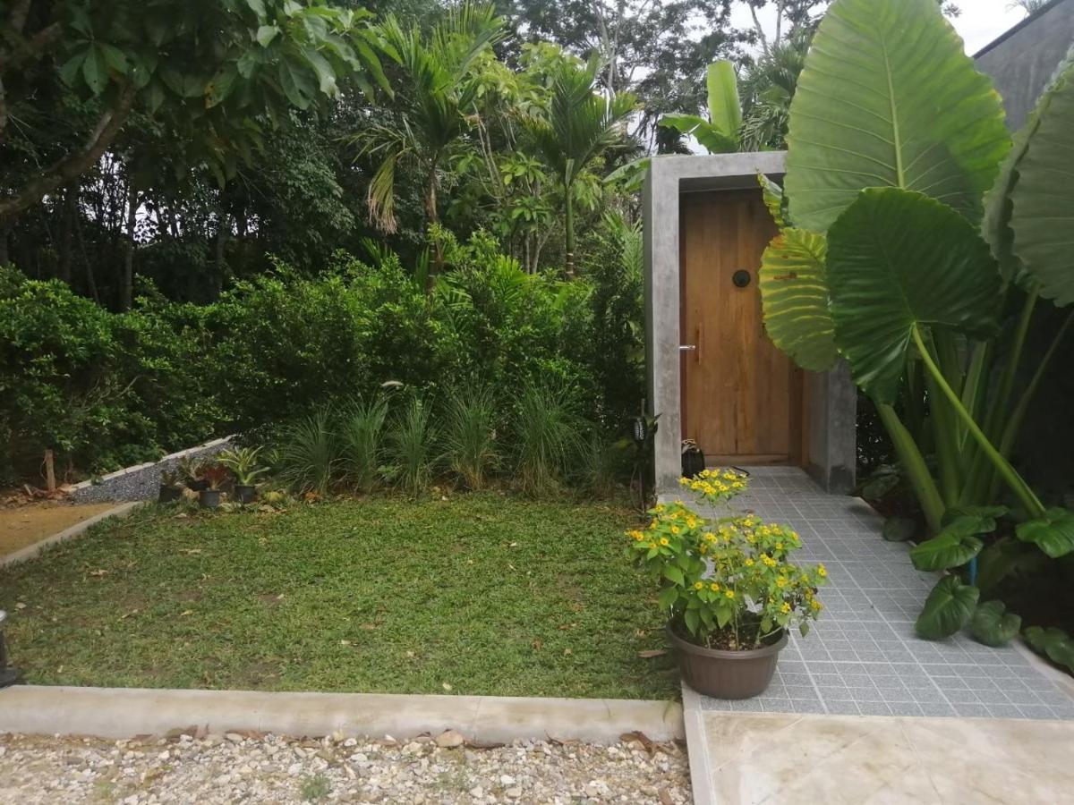 Appartamento The Box Promkiri Nakhon Si Thammarat Esterno foto