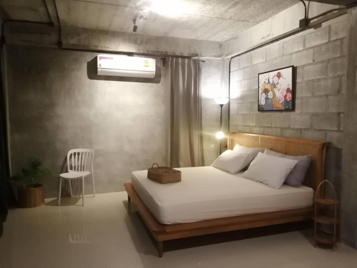 Appartamento The Box Promkiri Nakhon Si Thammarat Esterno foto