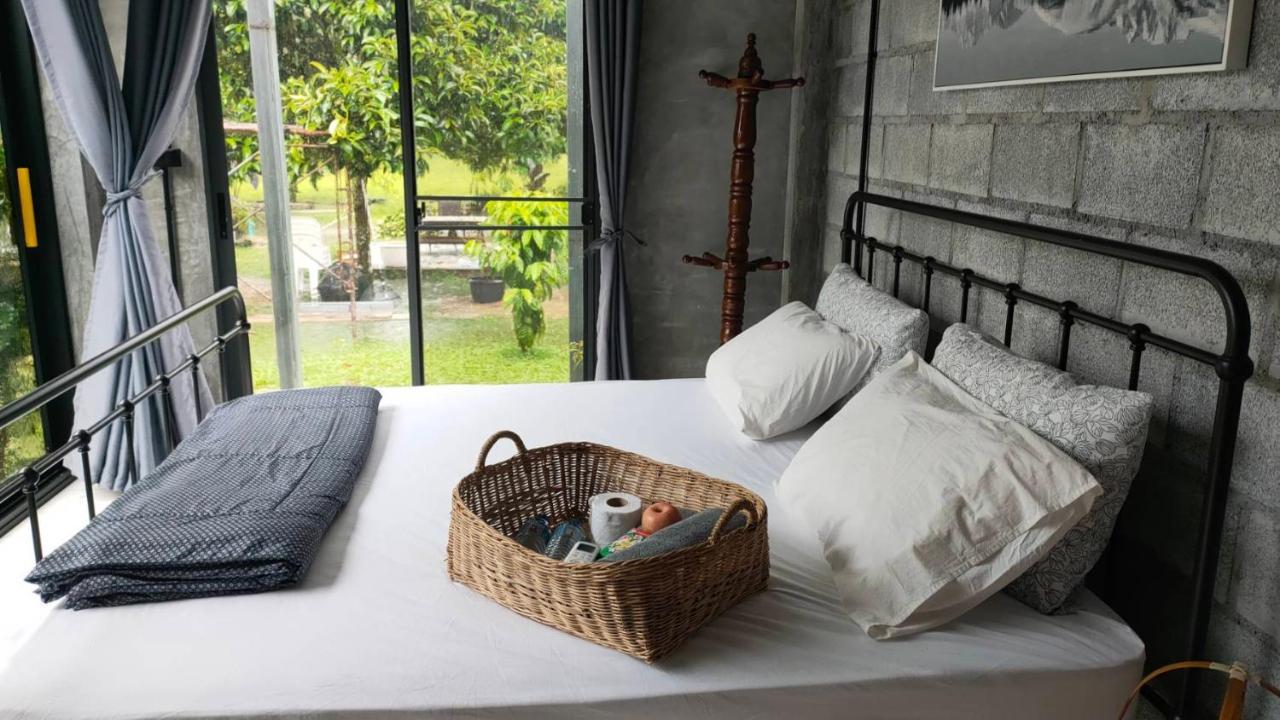 Appartamento The Box Promkiri Nakhon Si Thammarat Esterno foto
