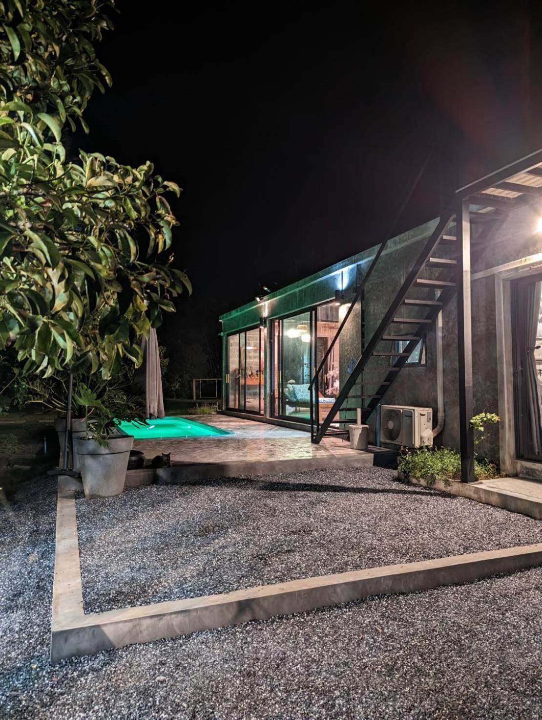 Appartamento The Box Promkiri Nakhon Si Thammarat Esterno foto